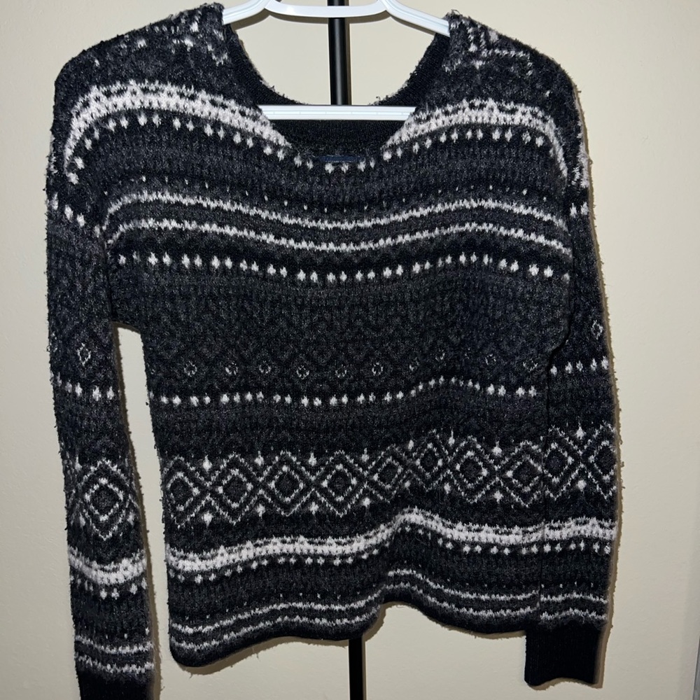 American Eagle Outfitters Black and White Crew Neck Sweater